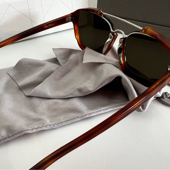 Dior aviator sunglasses. Great condition. - Picture 3 of 6